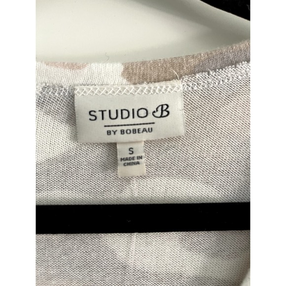 NWT Studio B by Bobeau Light Colored Camo V-Neck Pullover Sweater Top. Sz S - Picture 4 of 7